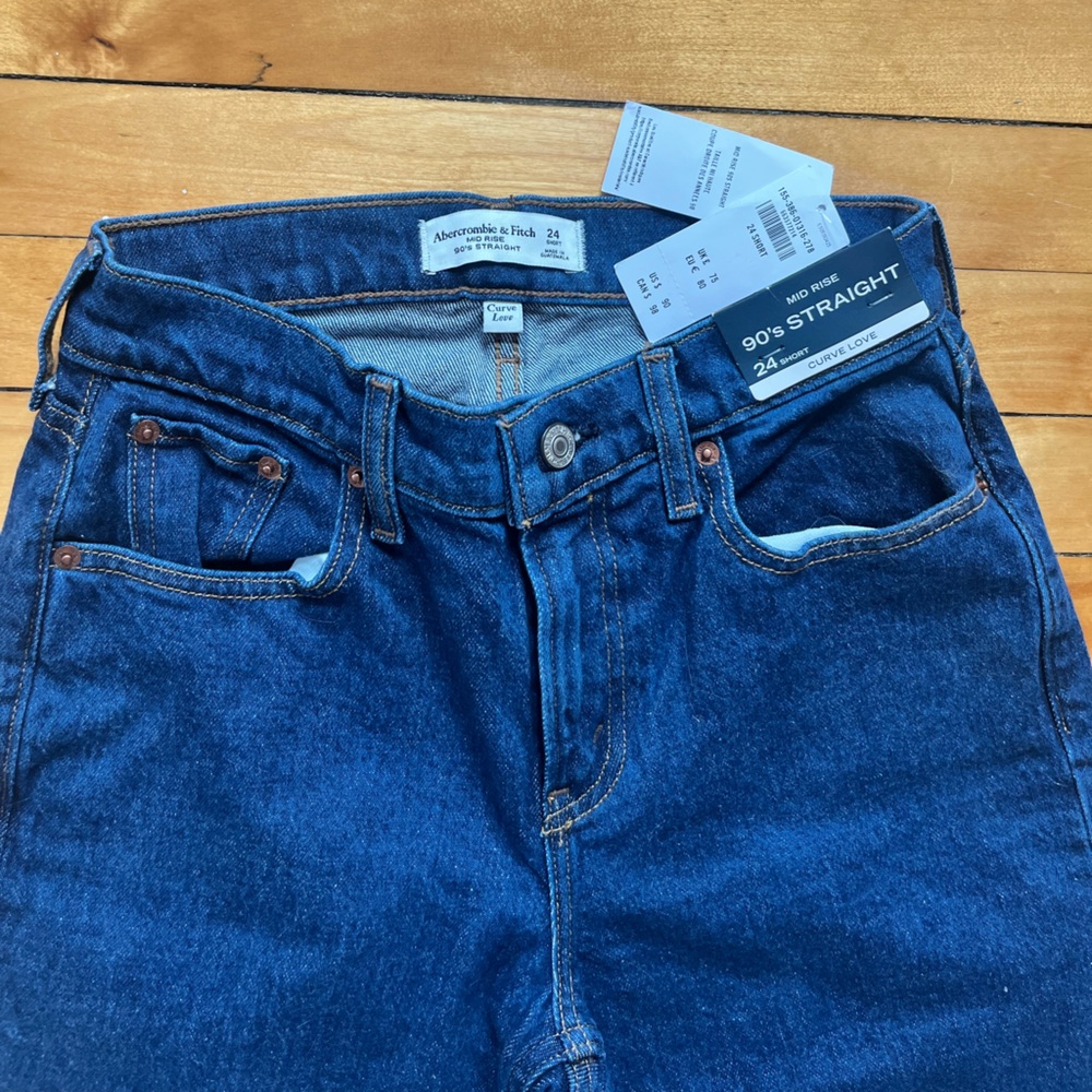Abercrombie Mid Rise Curve Love Blue Jeans - split vent hem at bottom cuff!